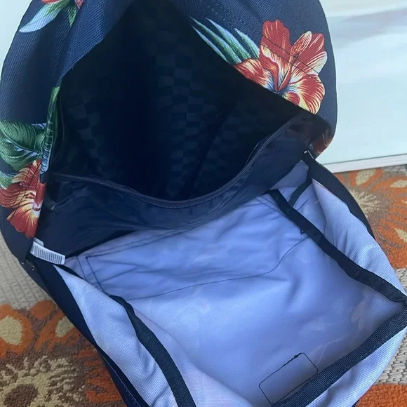 VANS OLD SKOOL III BACKPACK
VN0A3IGRYKU
NWT - Picture 4 of 16